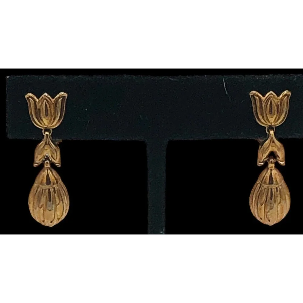 CROWN TRIFARI Signed Gold Tone TULIP FLOWER Dangle CLIP EARRINGS Vintage